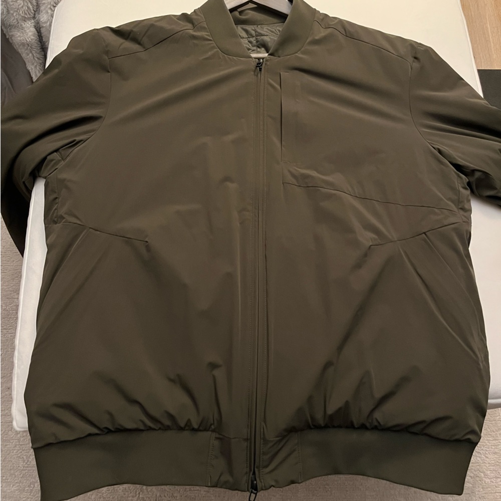 Lululemon Mens Size XL Jacket Switch Over Bomber Dark Olive Zip Up Reversible
